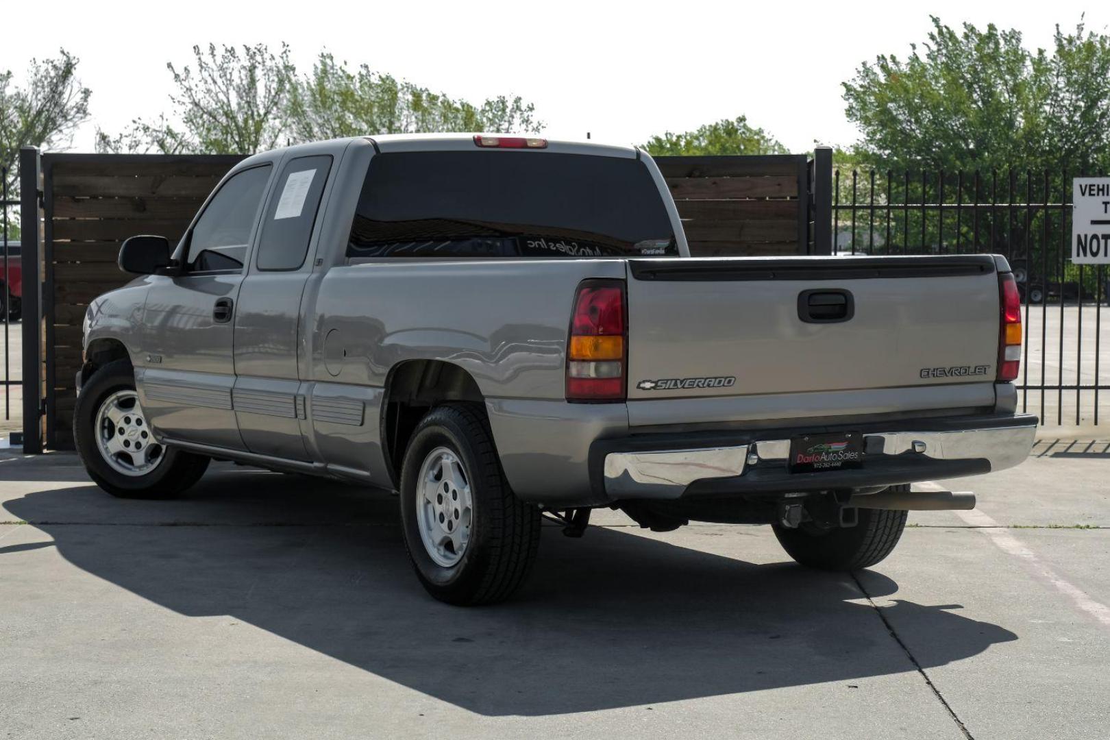 2001 GOLD Chevrolet Silverado 1500 LT Ext. Cab Long Bed 2WD with OnStar (2GCEC19T511) with an 5.3L V8 OHV 16V engine, 4-Speed Automatic transmission, located at 2401 E Main St., Grand Prairie, TX, 75050, (972) 262-4440, 32.748981, -96.969643 - Photo#13