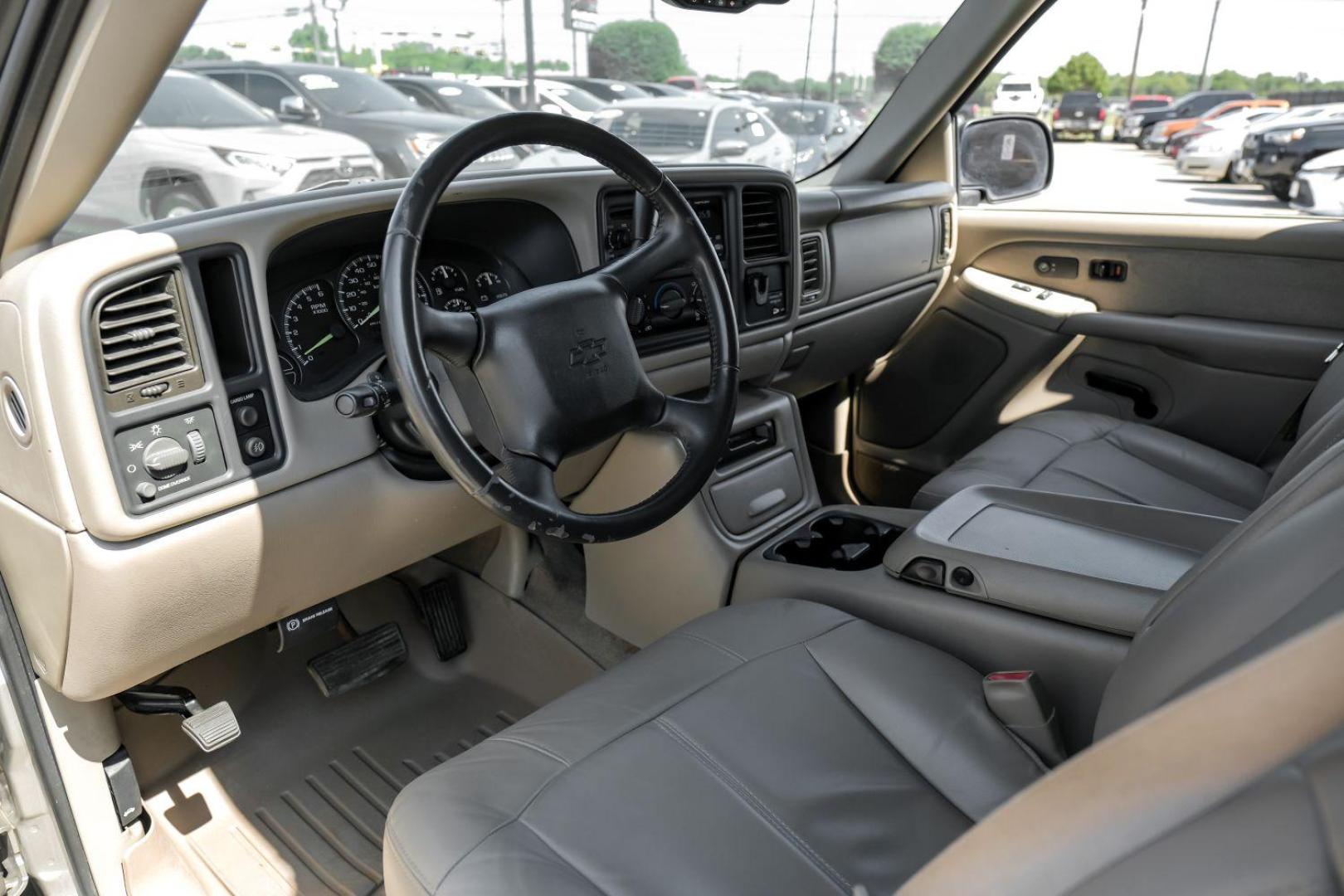 2001 GOLD Chevrolet Silverado 1500 LT Ext. Cab Long Bed 2WD with OnStar (2GCEC19T511) with an 5.3L V8 OHV 16V engine, 4-Speed Automatic transmission, located at 2401 E Main St., Grand Prairie, TX, 75050, (972) 262-4440, 32.748981, -96.969643 - Photo#2