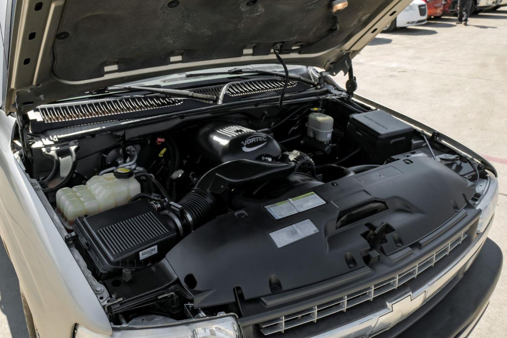 2001 GOLD Chevrolet Silverado 1500 LT Ext. Cab Long Bed 2WD with OnStar (2GCEC19T511) with an 5.3L V8 OHV 16V engine, 4-Speed Automatic transmission, located at 2401 E Main St., Grand Prairie, TX, 75050, (972) 262-4440, 32.748981, -96.969643 - Photo#47