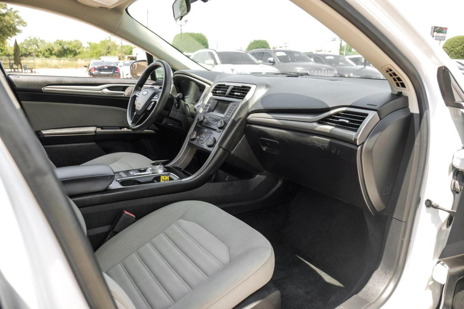 2018 white Ford Fusion S (3FA6P0G7XJR) with an 2.5L L4 DOHC 16V engine, 6-Speed Automatic transmission, located at 2401 E Main St., Grand Prairie, TX, 75050, (972) 262-4440, 32.748981, -96.969643 - Photo#15