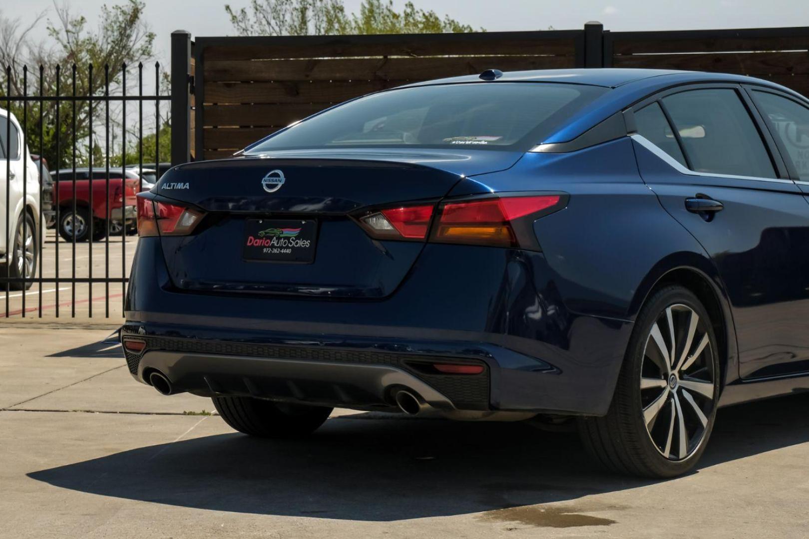 2020 BLUE Nissan Altima 2.5 SR (1N4BL4CV0LC) with an 2.5L L4 DOHC 16V engine, Continuously Variable Transmission transmission, located at 2401 E Main St., Grand Prairie, TX, 75050, (972) 262-4440, 32.748981, -96.969643 - Photo#10