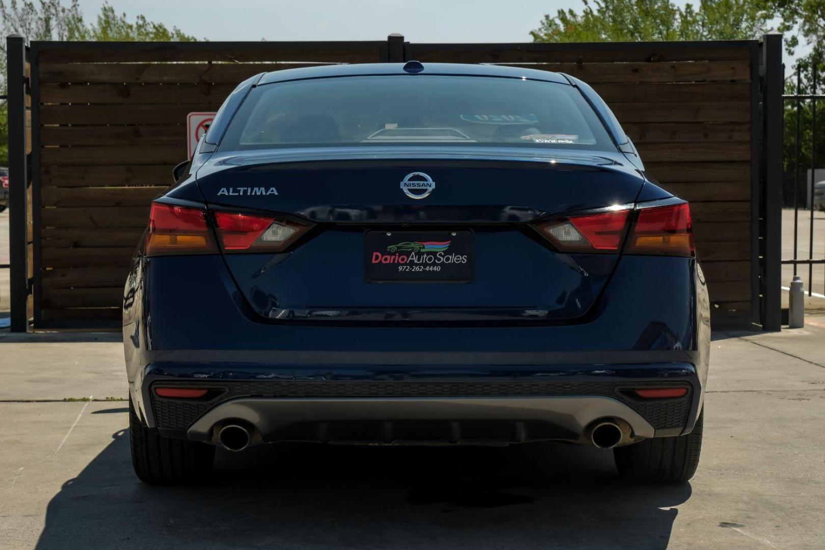 2020 BLUE Nissan Altima 2.5 SR (1N4BL4CV0LC) with an 2.5L L4 DOHC 16V engine, Continuously Variable Transmission transmission, located at 2401 E Main St., Grand Prairie, TX, 75050, (972) 262-4440, 32.748981, -96.969643 - Photo#12