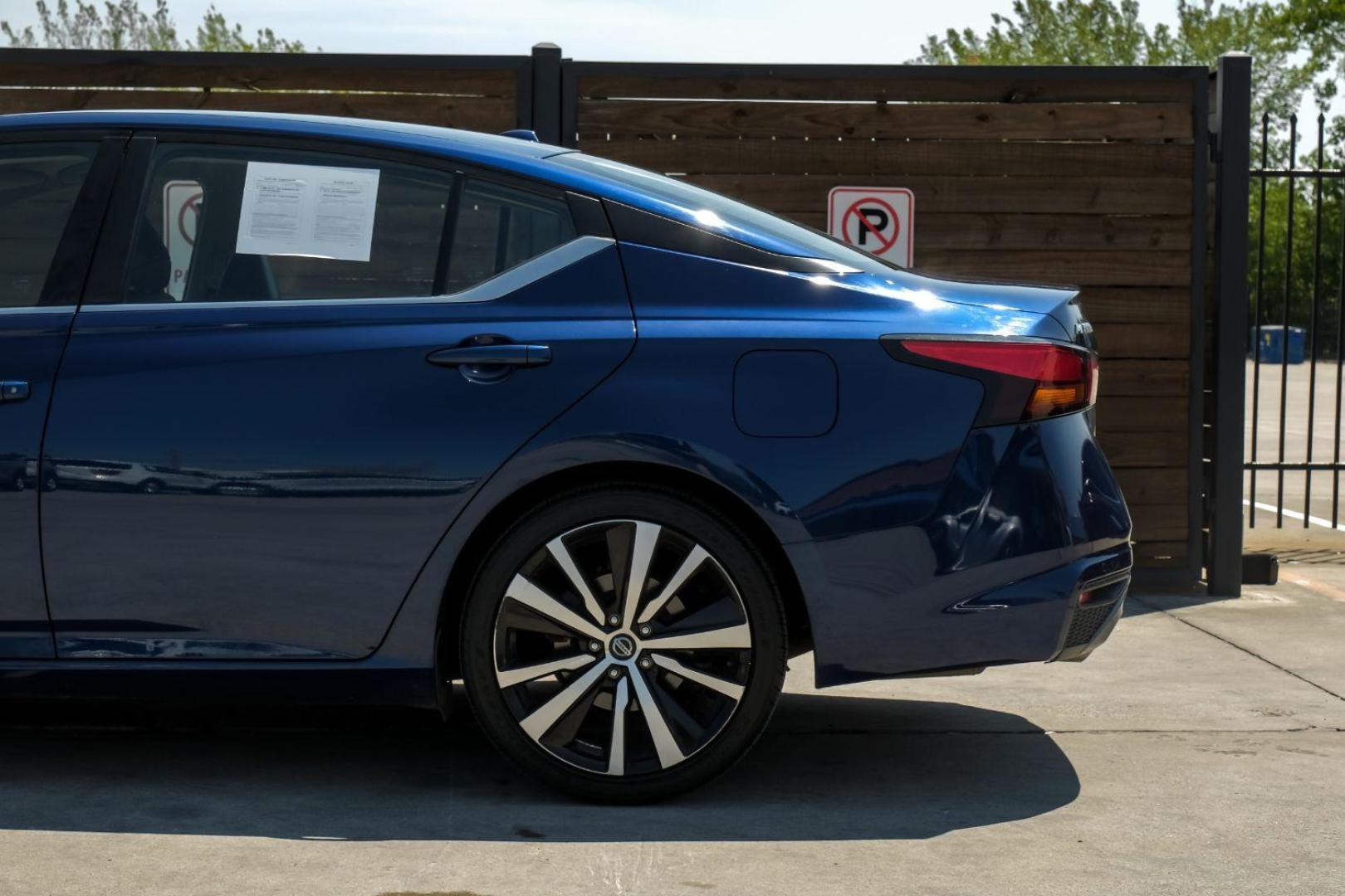 2020 BLUE Nissan Altima 2.5 SR (1N4BL4CV0LC) with an 2.5L L4 DOHC 16V engine, Continuously Variable Transmission transmission, located at 2401 E Main St., Grand Prairie, TX, 75050, (972) 262-4440, 32.748981, -96.969643 - Photo#16