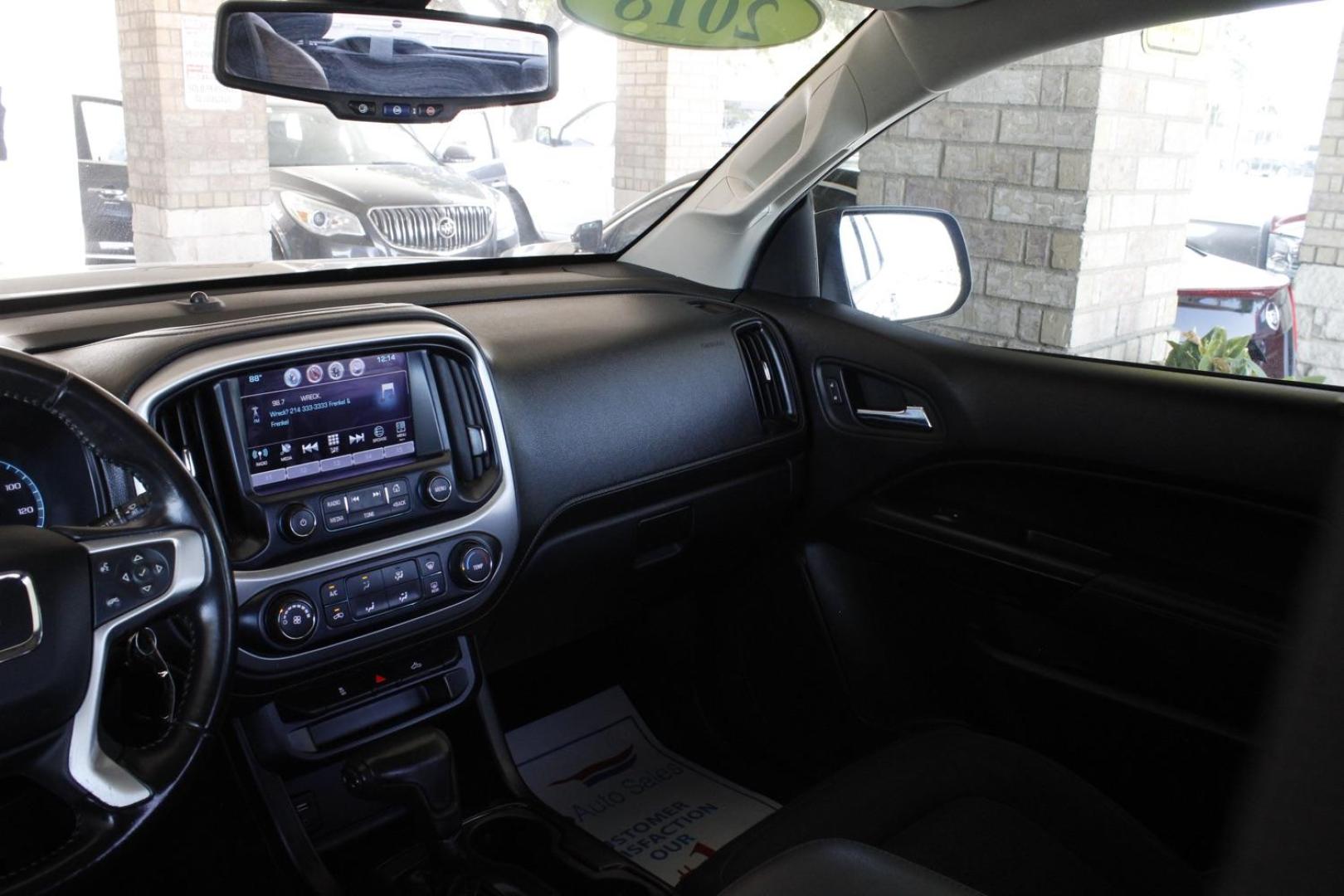 2018 GRAY GMC Canyon SLE Crew Cab 2WD (1GTG5CEA7J1) with an 2.5L L4 DOHC 24V engine, 6-Speed Automatic transmission, located at 2401 E Main St., Grand Prairie, TX, 75050, (972) 262-4440, 32.748981, -96.969643 - Photo#16