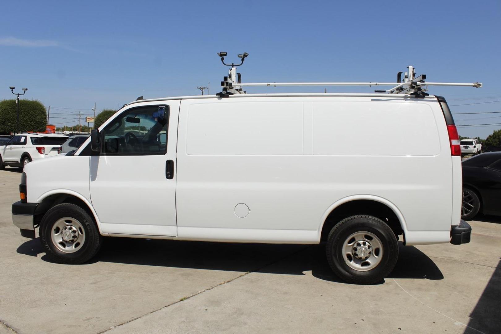 2019 white Chevrolet Express 2500 Cargo (1GCWGAFP6K1) with an 4.3L V6 engine, 6-Speed Automatic transmission, located at 2401 E Main St., Grand Prairie, TX, 75050, (972) 262-4440, 32.748981, -96.969643 - Photo#3