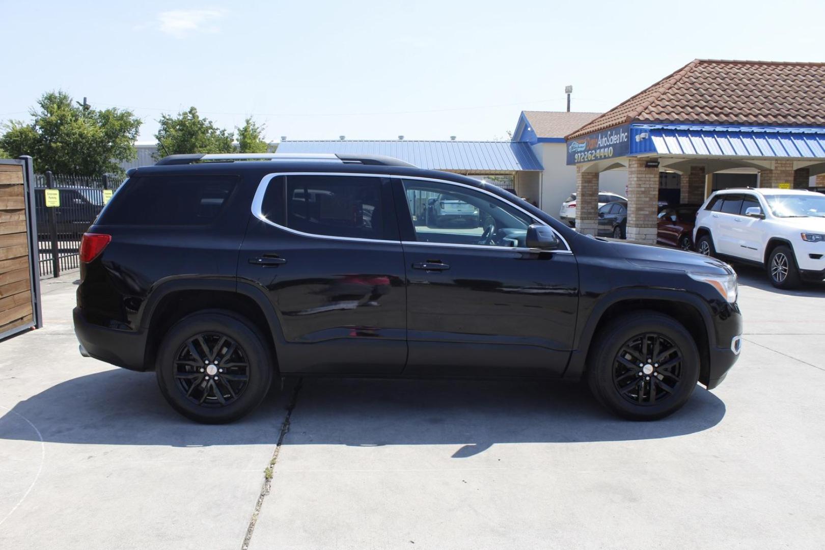 2017 BLACK GMC Acadia SLT-1 FWD (1GKKNMLS4HZ) with an 3.6L V6 DOHC 24V engine, 6-Speed Automatic transmission, located at 2401 E Main St., Grand Prairie, TX, 75050, (972) 262-4440, 32.748981, -96.969643 - Photo#3