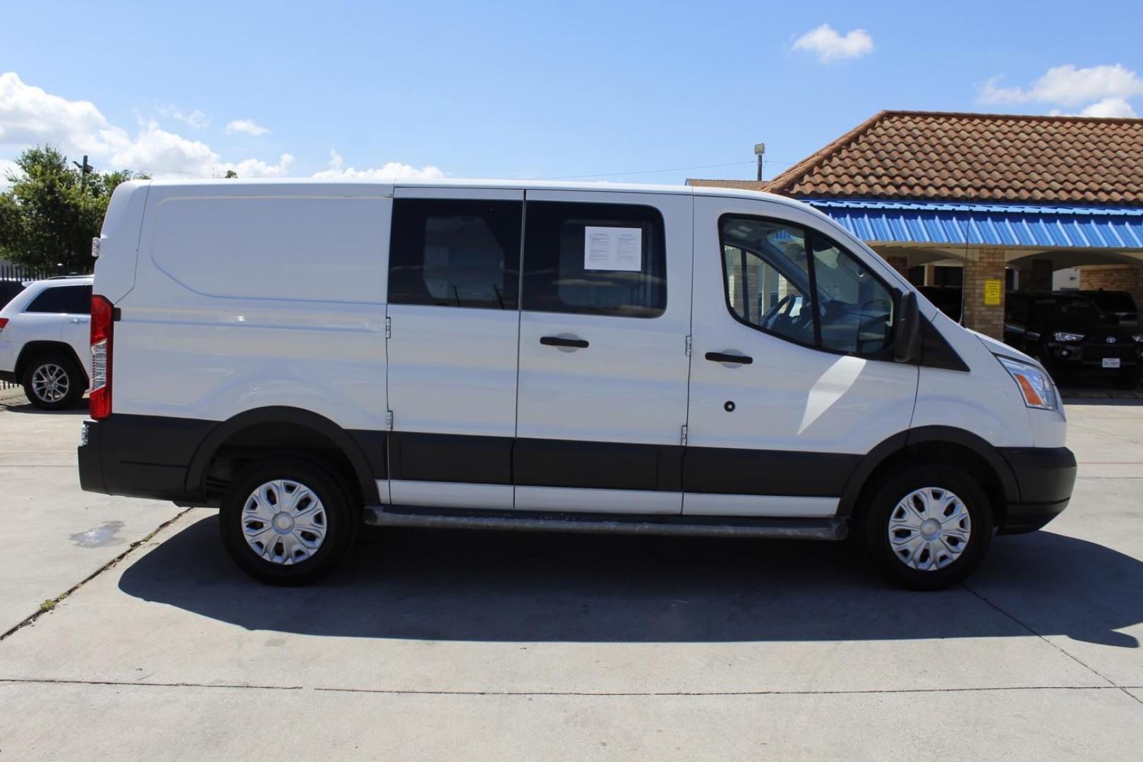 2018 WHITE Ford Transit 250 Van Low Roof 60/40 Pass.130-in. WB (1FTYR1ZM6JK) with an 3.7L V6 DOHC 24V engine, 6-Speed Automatic transmission, located at 2401 E Main St., Grand Prairie, TX, 75050, (972) 262-4440, 32.748981, -96.969643 - Photo#3