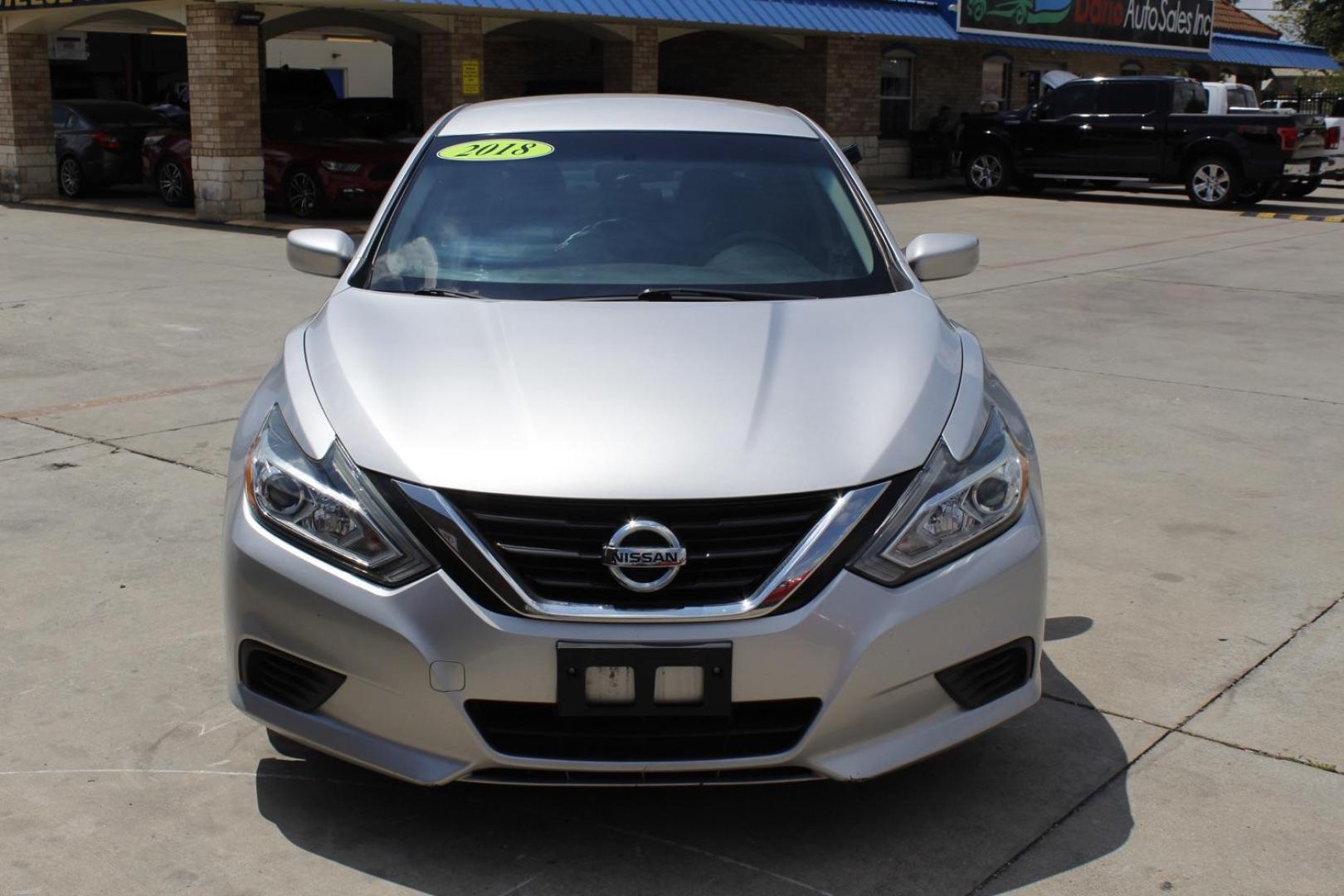 2018 SILVER Nissan Altima 2.5 S (1N4AL3AP9JC) with an 2.5L L4 DOHC 16V engine, Continuously Variable Transmission transmission, located at 2401 E Main St., Grand Prairie, TX, 75050, (972) 262-4440, 32.748981, -96.969643 - Photo#0