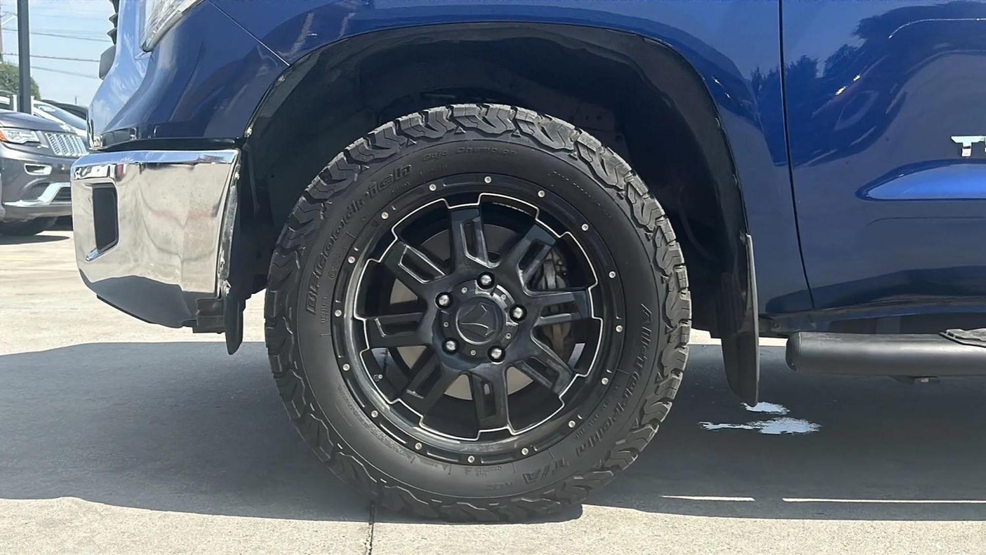 2014 BLUE Toyota Tundra SR5 5.7L V8 CrewMax 2WD (5TFEY5F10EX) with an 5.7L V8 DOHC 32V engine, 6-Speed Automatic transmission, located at 2401 E Main St., Grand Prairie, TX, 75050, (972) 262-4440, 32.748981, -96.969643 - Photo#12