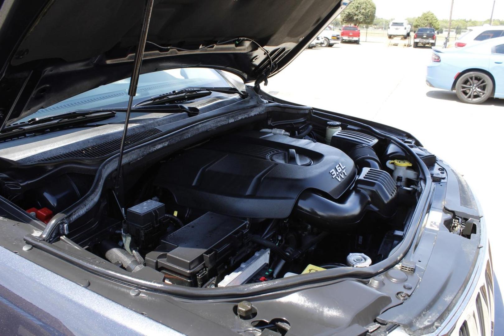 2013 GRAY Jeep Grand Cherokee Laredo 2WD (1C4RJEAG7DC) with an 3.6L V6 DOHC 24V engine, 5-Speed Automatic transmission, located at 2401 E Main St., Grand Prairie, TX, 75050, (972) 262-4440, 32.748981, -96.969643 - Photo#10