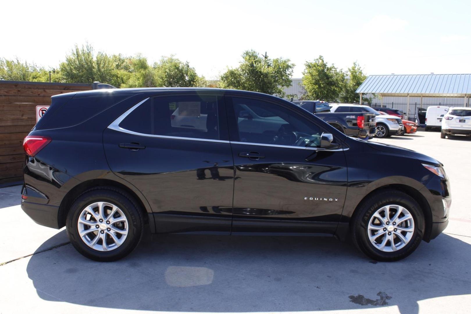 2020 BLACK Chevrolet Equinox LT 2WD (3GNAXKEV6LL) with an 1.5L L4 DOHC 16V TURBO engine, 6-Speed Automatic transmission, located at 2401 E Main St., Grand Prairie, TX, 75050, (972) 262-4440, 32.748981, -96.969643 - Photo#2