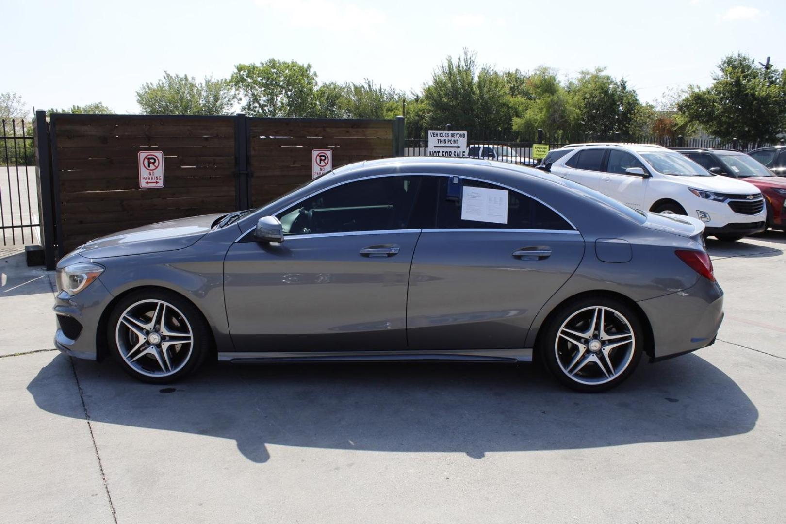 2015 gray Mercedes-Benz CLA-Class CLA250 (WDDSJ4EBXFN) with an 2.0L L4 DOHC 16V engine, 7-Speed Automatic transmission, located at 2401 E Main St., Grand Prairie, TX, 75050, (972) 262-4440, 32.748981, -96.969643 - Photo#4