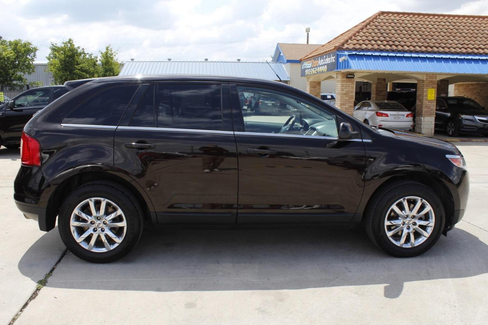 2014 Brown Ford Edge Limited FWD (2FMDK3KC5EB) with an 3.5L V6 DOHC 24V engine, 6-Speed Automatic transmission, located at 2401 E Main St., Grand Prairie, TX, 75050, (972) 262-4440, 32.748981, -96.969643 - Photo#3