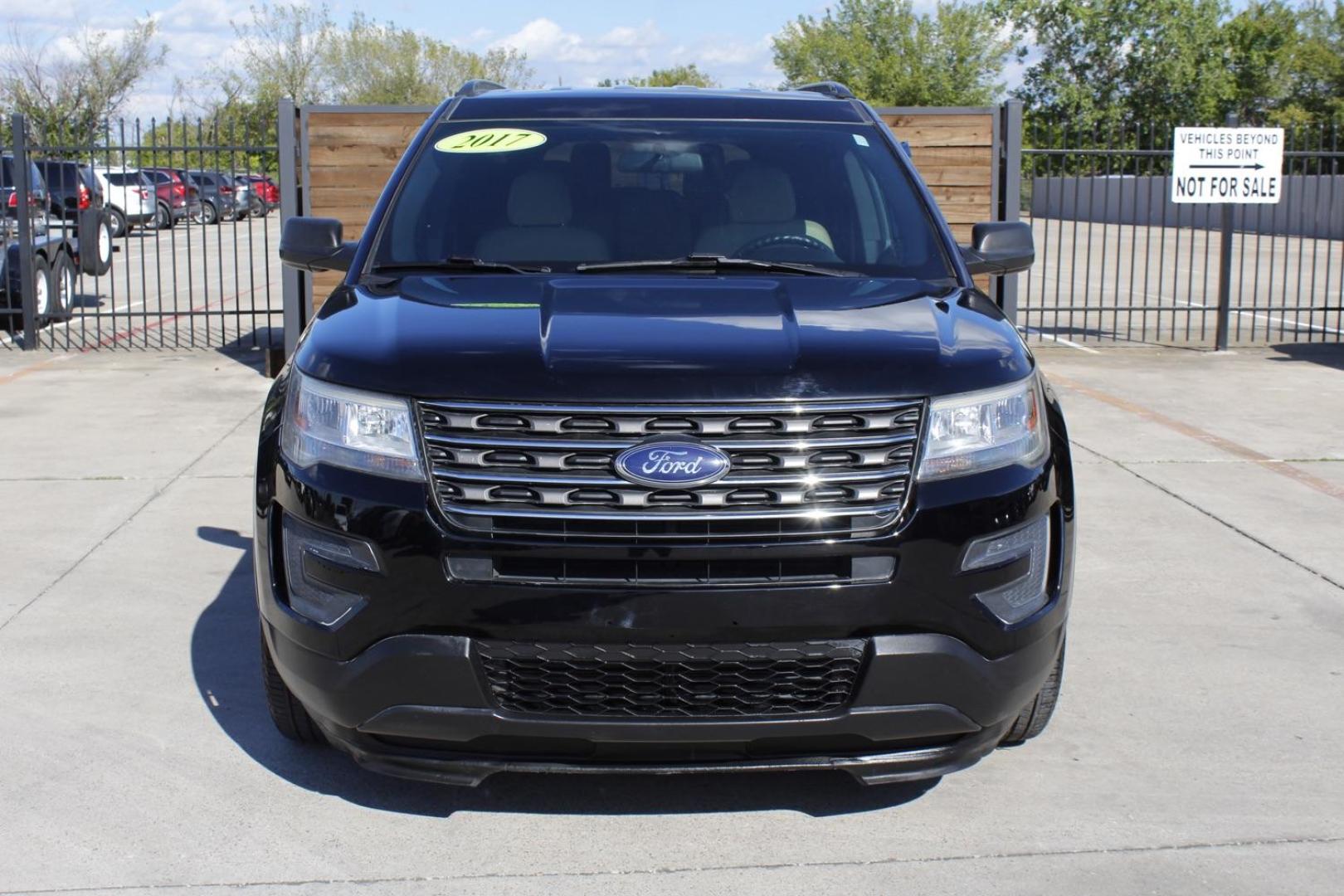 2017 BLACK Ford Explorer Base FWD (1FM5K7B81HG) with an 3.5L V6 DOHC 24V engine, 6-Speed Automatic transmission, located at 2401 E Main St., Grand Prairie, TX, 75050, (972) 262-4440, 32.748981, -96.969643 - Photo#0