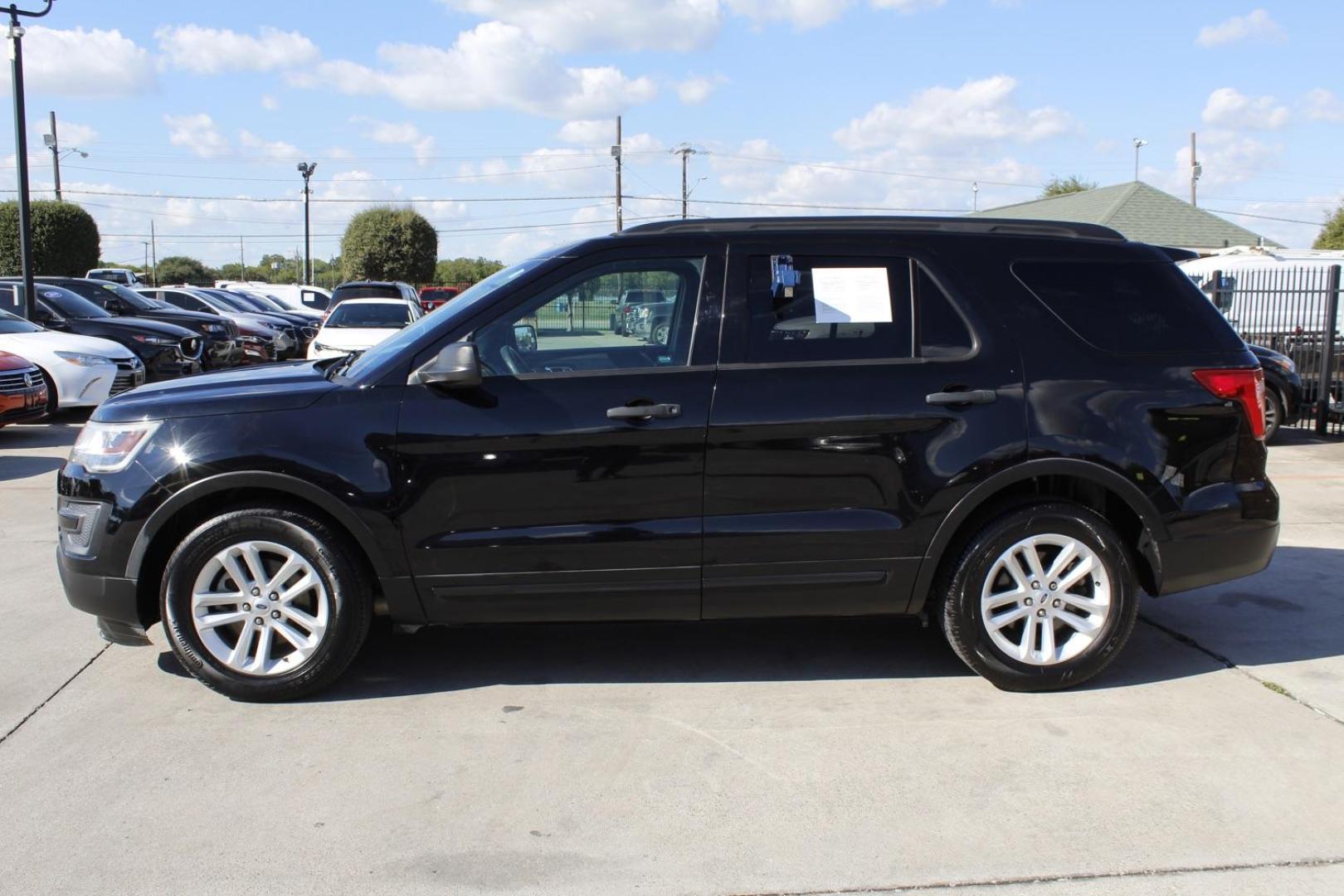 2017 BLACK Ford Explorer Base FWD (1FM5K7B81HG) with an 3.5L V6 DOHC 24V engine, 6-Speed Automatic transmission, located at 2401 E Main St., Grand Prairie, TX, 75050, (972) 262-4440, 32.748981, -96.969643 - Photo#2