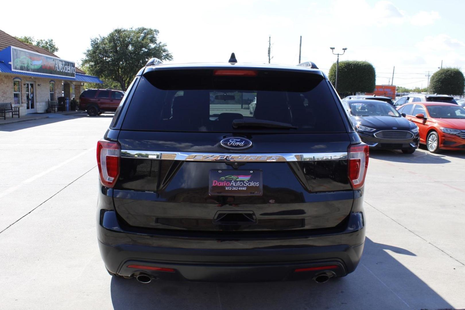 2017 BLACK Ford Explorer Base FWD (1FM5K7B81HG) with an 3.5L V6 DOHC 24V engine, 6-Speed Automatic transmission, located at 2401 E Main St., Grand Prairie, TX, 75050, (972) 262-4440, 32.748981, -96.969643 - Photo#4