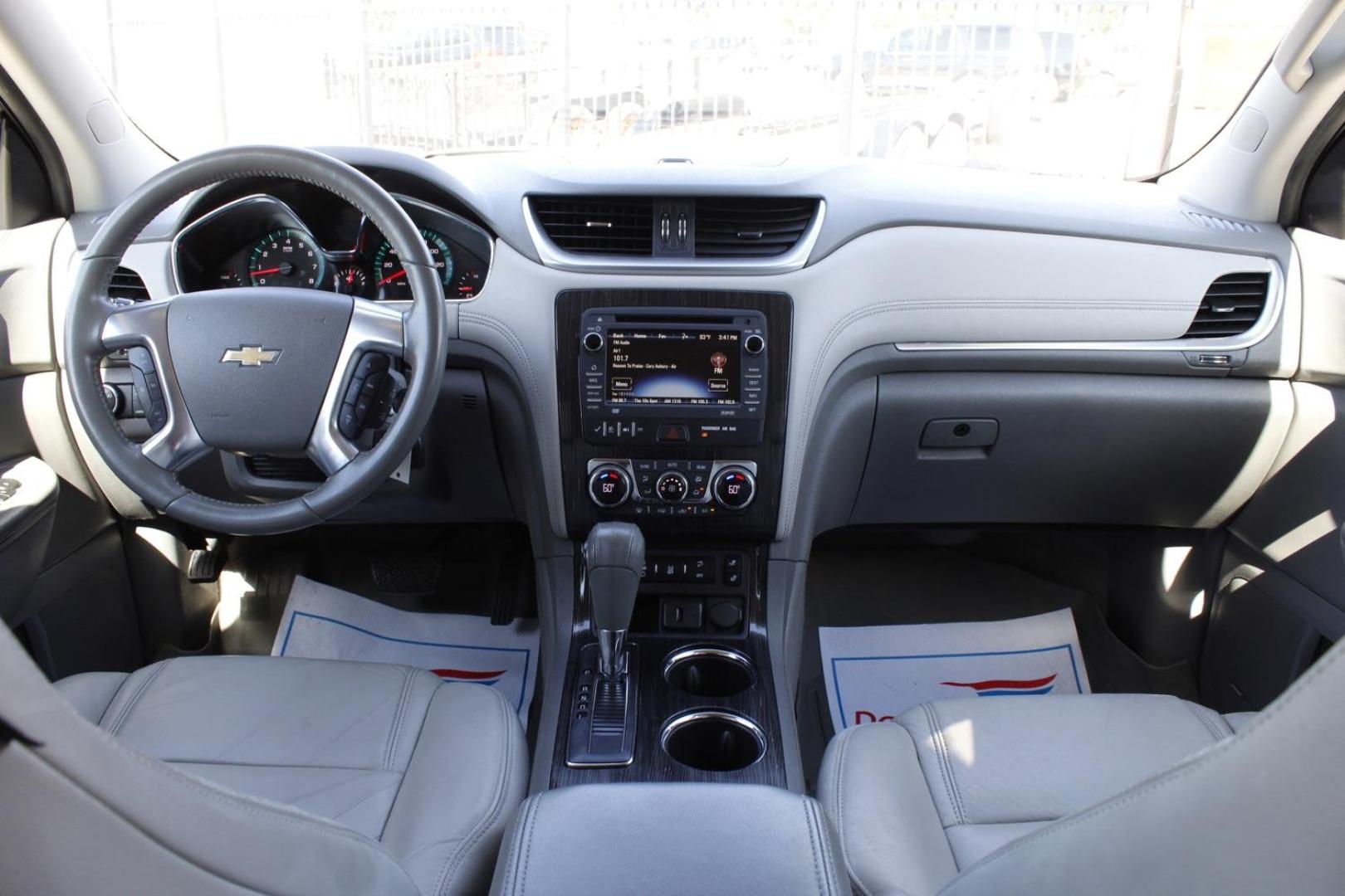 2016 BLUE Chevrolet Traverse 2LT FWD (1GNKRHKD3GJ) with an 3.6L V6 DOHC 24V engine, 6-Speed Automatic transmission, located at 2401 E Main St., Grand Prairie, TX, 75050, (972) 262-4440, 32.748981, -96.969643 - Photo#15