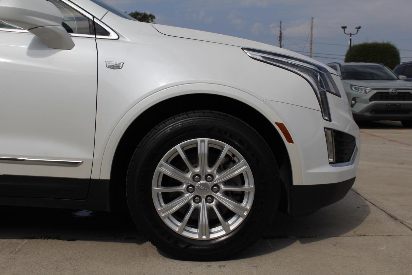 2018 WHITE Cadillac XT5 Base (1GYKNARS0JZ) with an 3.6L V6 DOHC 24V engine, 8-Speed Automatic transmission, located at 2401 E Main St., Grand Prairie, TX, 75050, (972) 262-4440, 32.748981, -96.969643 - Photo#7