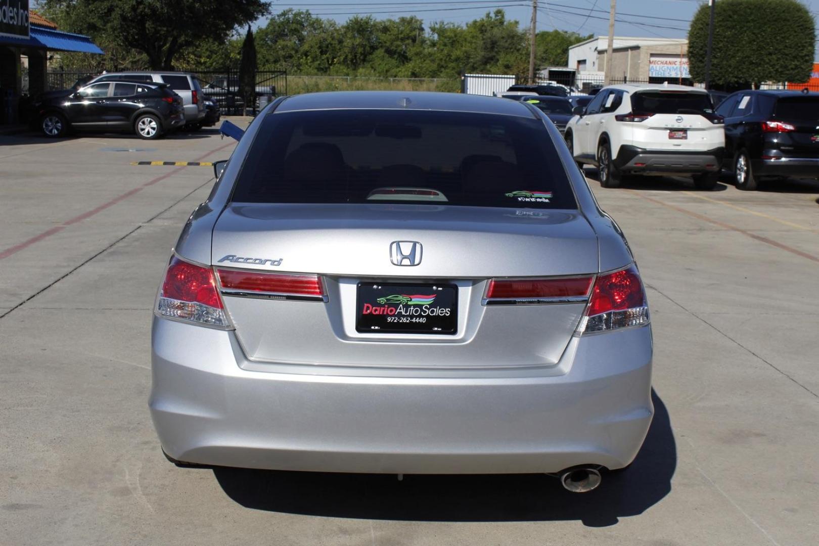 2012 silver Honda Accord EX-L Sedan AT (1HGCP2F81CA) with an 2.4L L4 DOHC 16V engine, 5-Speed Automatic transmission, located at 2401 E Main St., Grand Prairie, TX, 75050, (972) 262-4440, 32.748981, -96.969643 - Photo#3