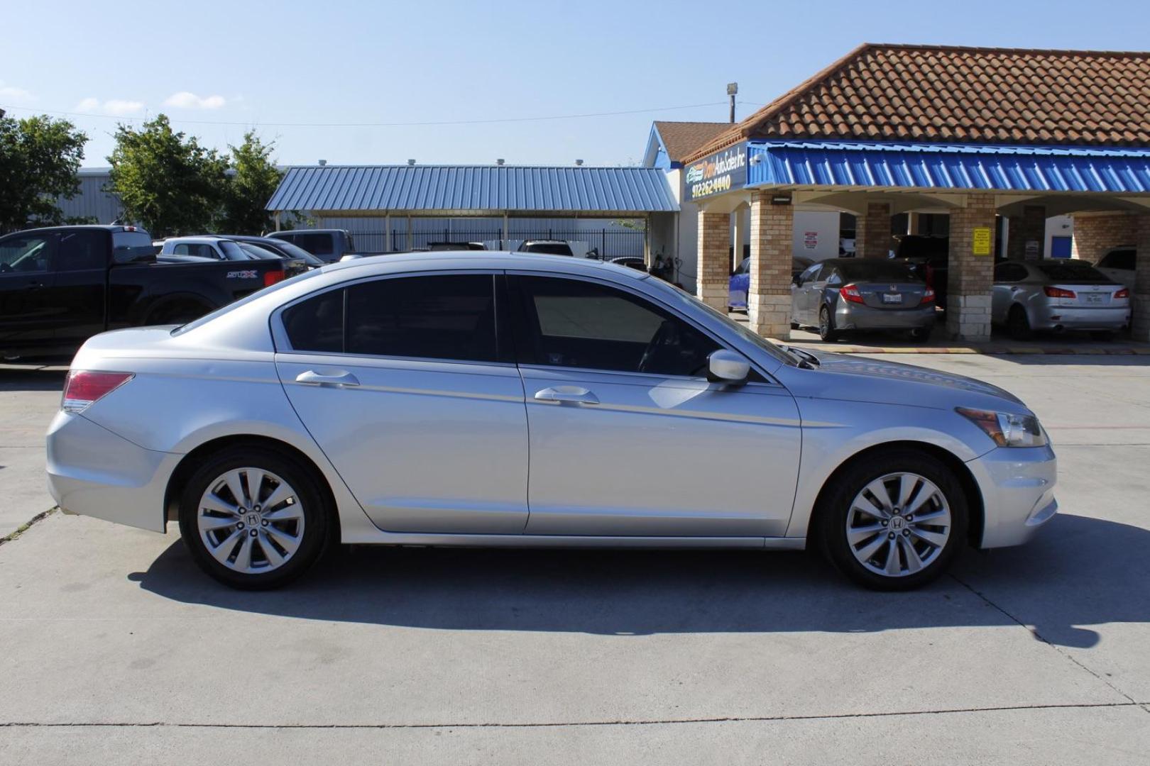 2012 silver Honda Accord EX-L Sedan AT (1HGCP2F81CA) with an 2.4L L4 DOHC 16V engine, 5-Speed Automatic transmission, located at 2401 E Main St., Grand Prairie, TX, 75050, (972) 262-4440, 32.748981, -96.969643 - Photo#4