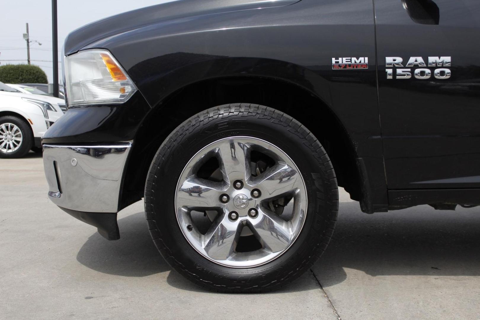 2016 BLACK RAM 1500 SLT Crew Cab SWB 2WD (1C6RR6LT9GS) with an 5.7L V8 OHV 16V engine, 8-Speed Automatic transmission, located at 2401 E Main St., Grand Prairie, TX, 75050, (972) 262-4440, 32.748981, -96.969643 - Photo#4