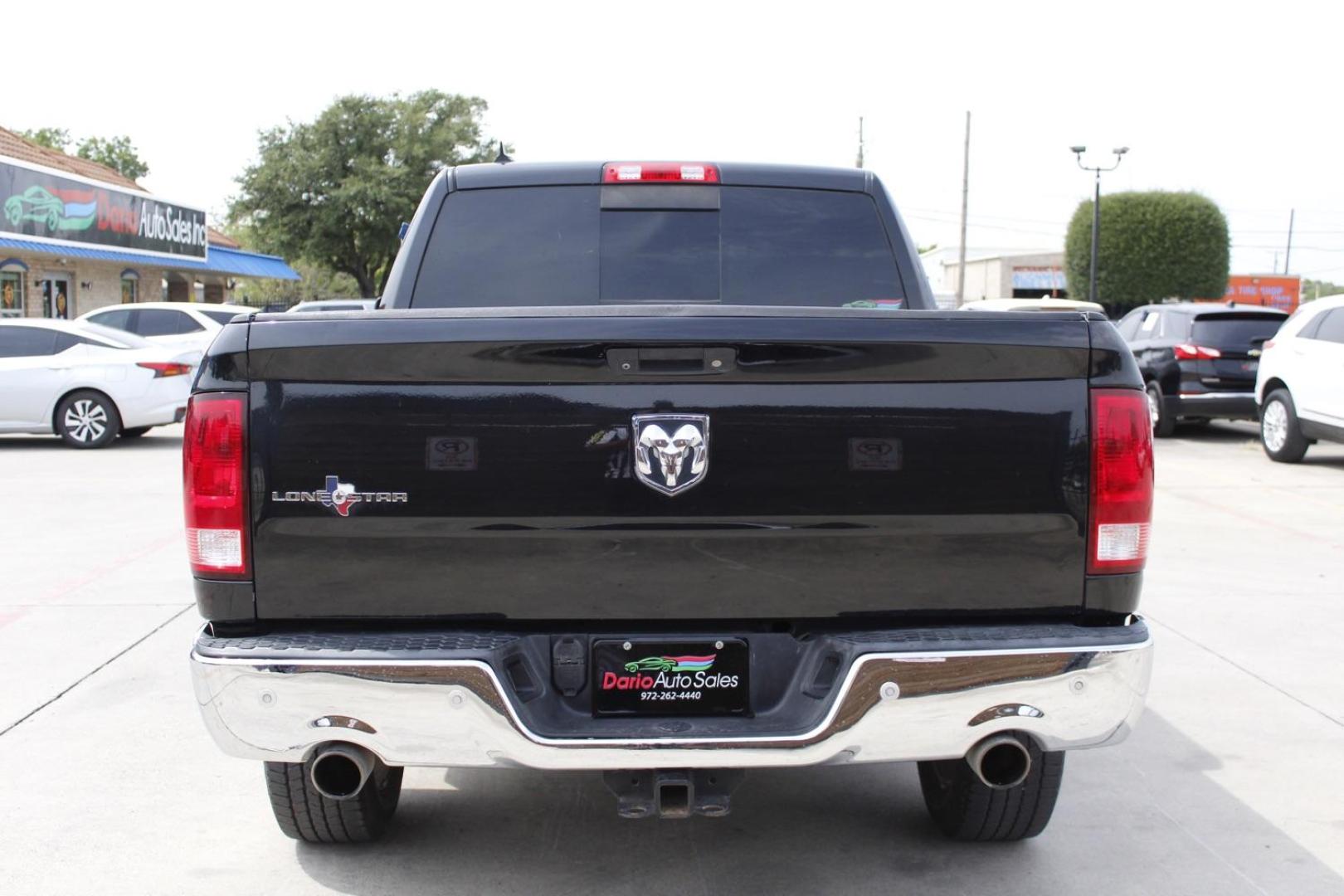 2016 BLACK RAM 1500 SLT Crew Cab SWB 2WD (1C6RR6LT9GS) with an 5.7L V8 OHV 16V engine, 8-Speed Automatic transmission, located at 2401 E Main St., Grand Prairie, TX, 75050, (972) 262-4440, 32.748981, -96.969643 - Photo#6