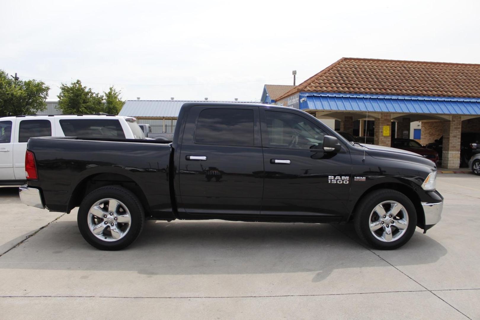 2016 BLACK RAM 1500 SLT Crew Cab SWB 2WD (1C6RR6LT9GS) with an 5.7L V8 OHV 16V engine, 8-Speed Automatic transmission, located at 2401 E Main St., Grand Prairie, TX, 75050, (972) 262-4440, 32.748981, -96.969643 - Photo#8