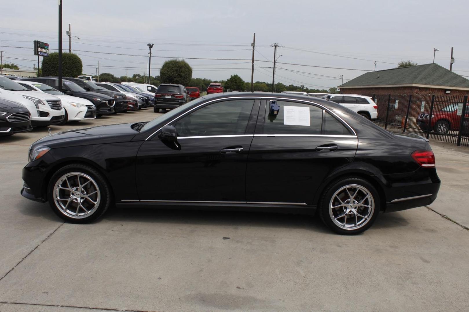 2015 BLACK Mercedes-Benz E-Class E350 Sport Sedan (WDDHF5KB4FB) with an 3.5L V6 DOHC 24V engine, 7-Speed Automatic transmission, located at 2401 E Main St., Grand Prairie, TX, 75050, (972) 262-4440, 32.748981, -96.969643 - Photo#2