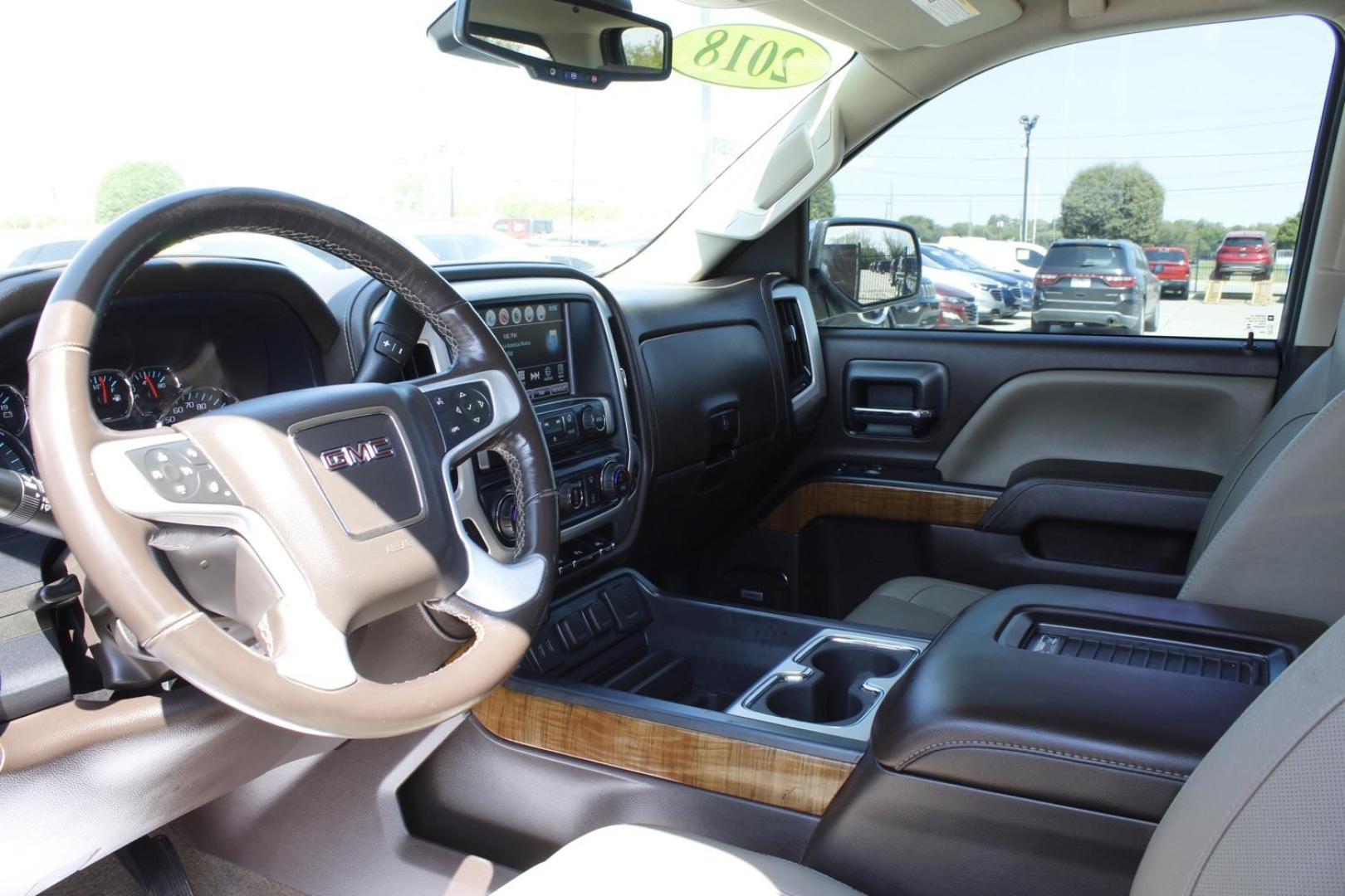 2018 WHITE GMC Sierra 1500 SLT Crew Cab Short Box 2WD (3GTU1NER8JG) with an 5.3L V8 OHV 16V engine, 6-Speed Automatic transmission, located at 2401 E Main St., Grand Prairie, TX, 75050, (972) 262-4440, 32.748981, -96.969643 - Photo#12