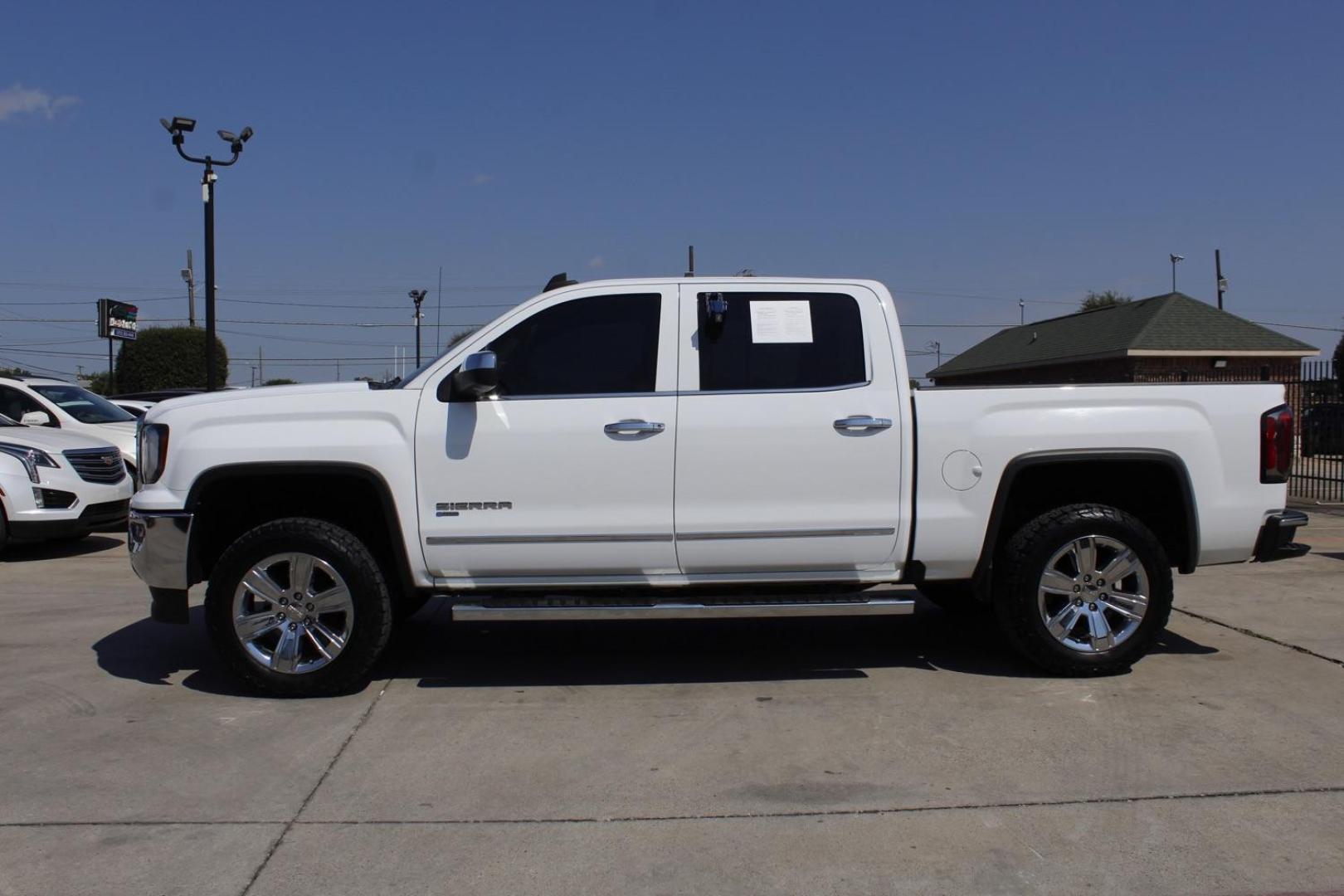 2018 WHITE GMC Sierra 1500 SLT Crew Cab Short Box 2WD (3GTU1NER8JG) with an 5.3L V8 OHV 16V engine, 6-Speed Automatic transmission, located at 2401 E Main St., Grand Prairie, TX, 75050, (972) 262-4440, 32.748981, -96.969643 - Photo#2