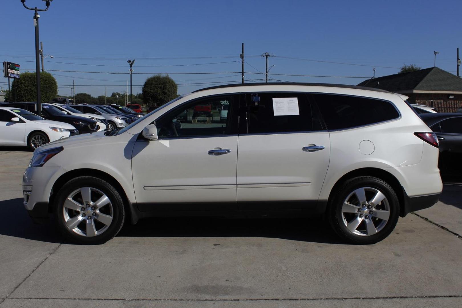 2014 WHITE Chevrolet Traverse LTZ AWD (1GNKVJKD2EJ) with an 3.6L V6 DOHC 24V engine, 6-Speed Automatic transmission, located at 2401 E Main St., Grand Prairie, TX, 75050, (972) 262-4440, 32.748981, -96.969643 - Photo#2