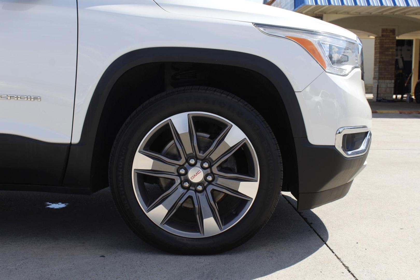 2018 WHITE GMC Acadia SLT-2 FWD (1GKKNNLS2JZ) with an 3.6L V6 DOHC 24V engine, 6-Speed Automatic transmission, located at 2401 E Main St., Grand Prairie, TX, 75050, (972) 262-4440, 32.748981, -96.969643 - Photo#9