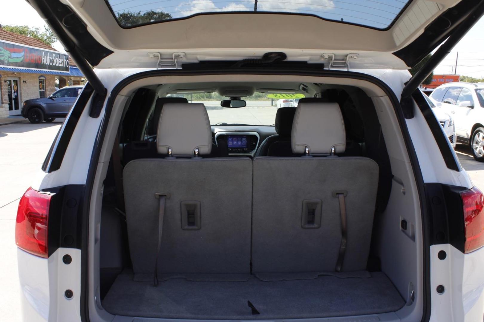 2018 WHITE GMC Acadia SLT-2 FWD (1GKKNNLS2JZ) with an 3.6L V6 DOHC 24V engine, 6-Speed Automatic transmission, located at 2401 E Main St., Grand Prairie, TX, 75050, (972) 262-4440, 32.748981, -96.969643 - Photo#7