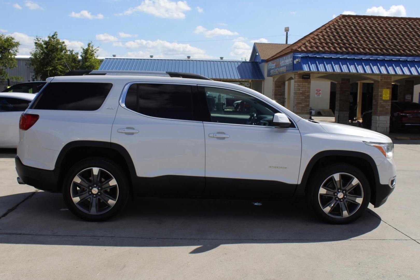 2018 WHITE GMC Acadia SLT-2 FWD (1GKKNNLS2JZ) with an 3.6L V6 DOHC 24V engine, 6-Speed Automatic transmission, located at 2401 E Main St., Grand Prairie, TX, 75050, (972) 262-4440, 32.748981, -96.969643 - Photo#8