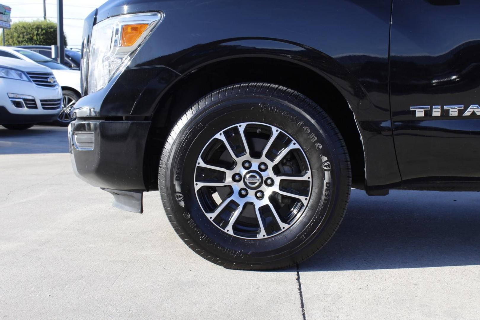 2022 BLACK Nissan Titan S Crew Cab 2WD (1N6AA1EE8NN) with an 5.6L V8 DOHC 32V engine, 9-Speed Automatic transmission, located at 2401 E Main St., Grand Prairie, TX, 75050, (972) 262-4440, 32.748981, -96.969643 - Photo#3