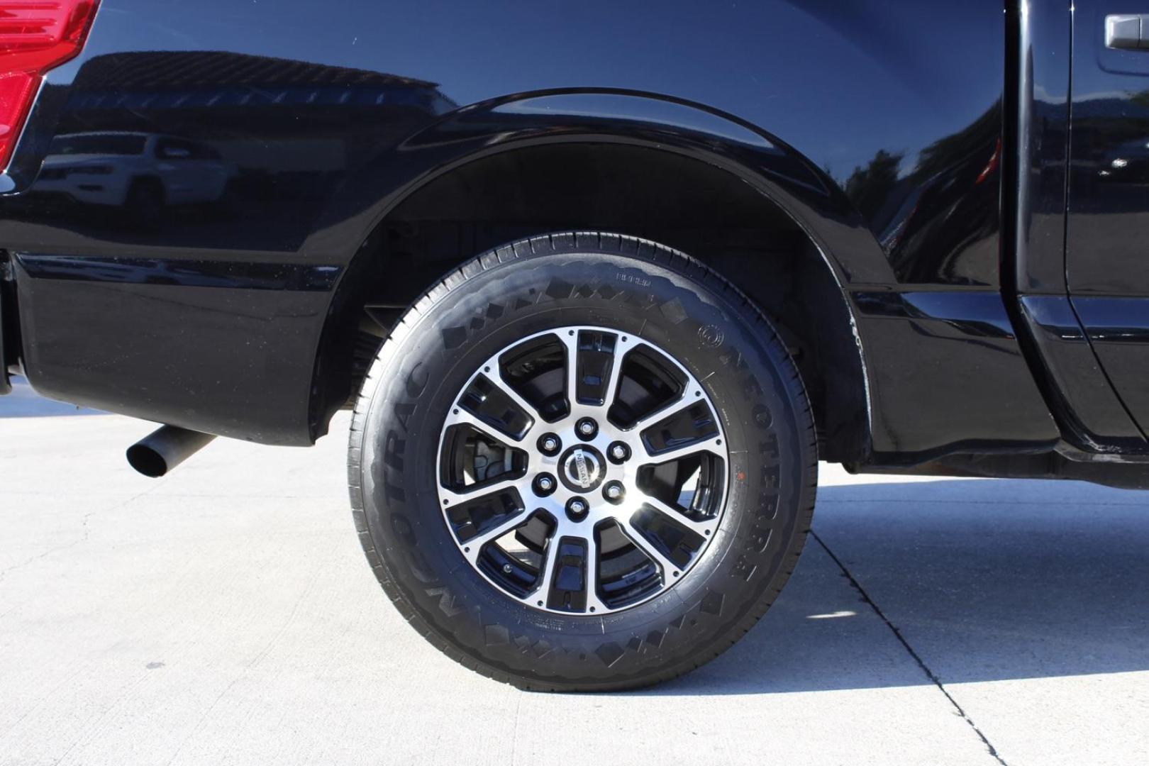 2022 BLACK Nissan Titan S Crew Cab 2WD (1N6AA1EE8NN) with an 5.6L V8 DOHC 32V engine, 9-Speed Automatic transmission, located at 2401 E Main St., Grand Prairie, TX, 75050, (972) 262-4440, 32.748981, -96.969643 - Photo#7