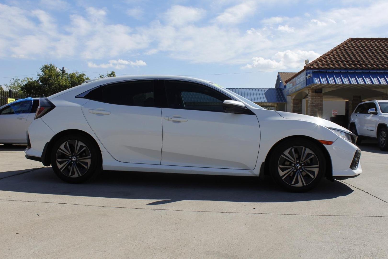 2017 WHTE Honda Civic EX (SHHFK7H56HU) with an 1.5L L4 DOHC 16V engine, Continuously Variable Transmission transmission, located at 2401 E Main St., Grand Prairie, TX, 75050, (972) 262-4440, 32.748981, -96.969643 - Photo#8