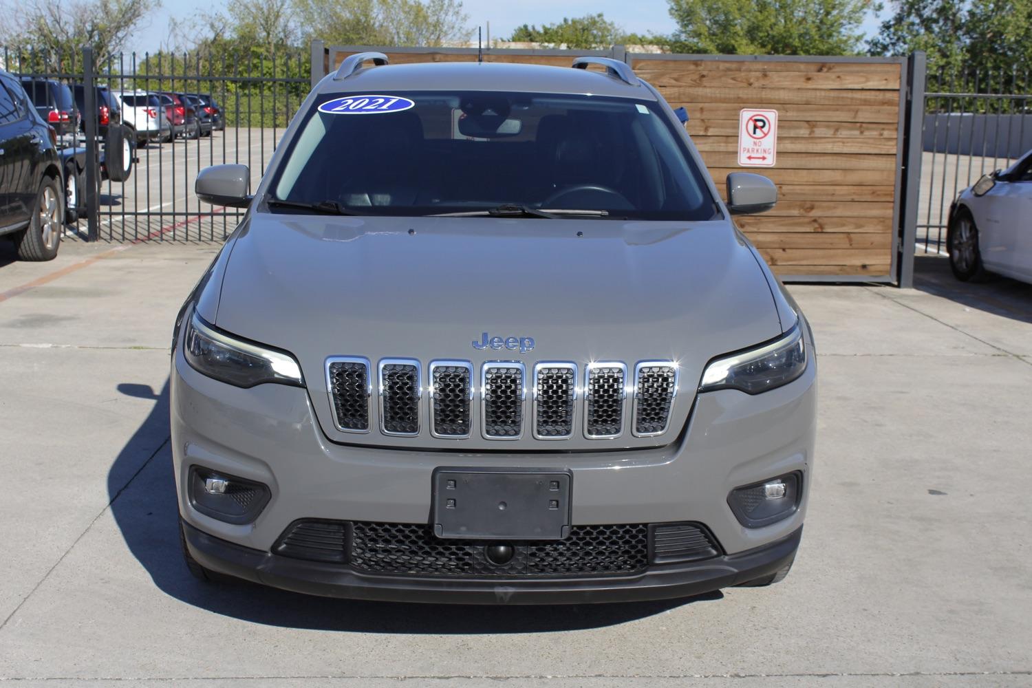 photo of 2021 Jeep Cherokee Latitude Plus FWD