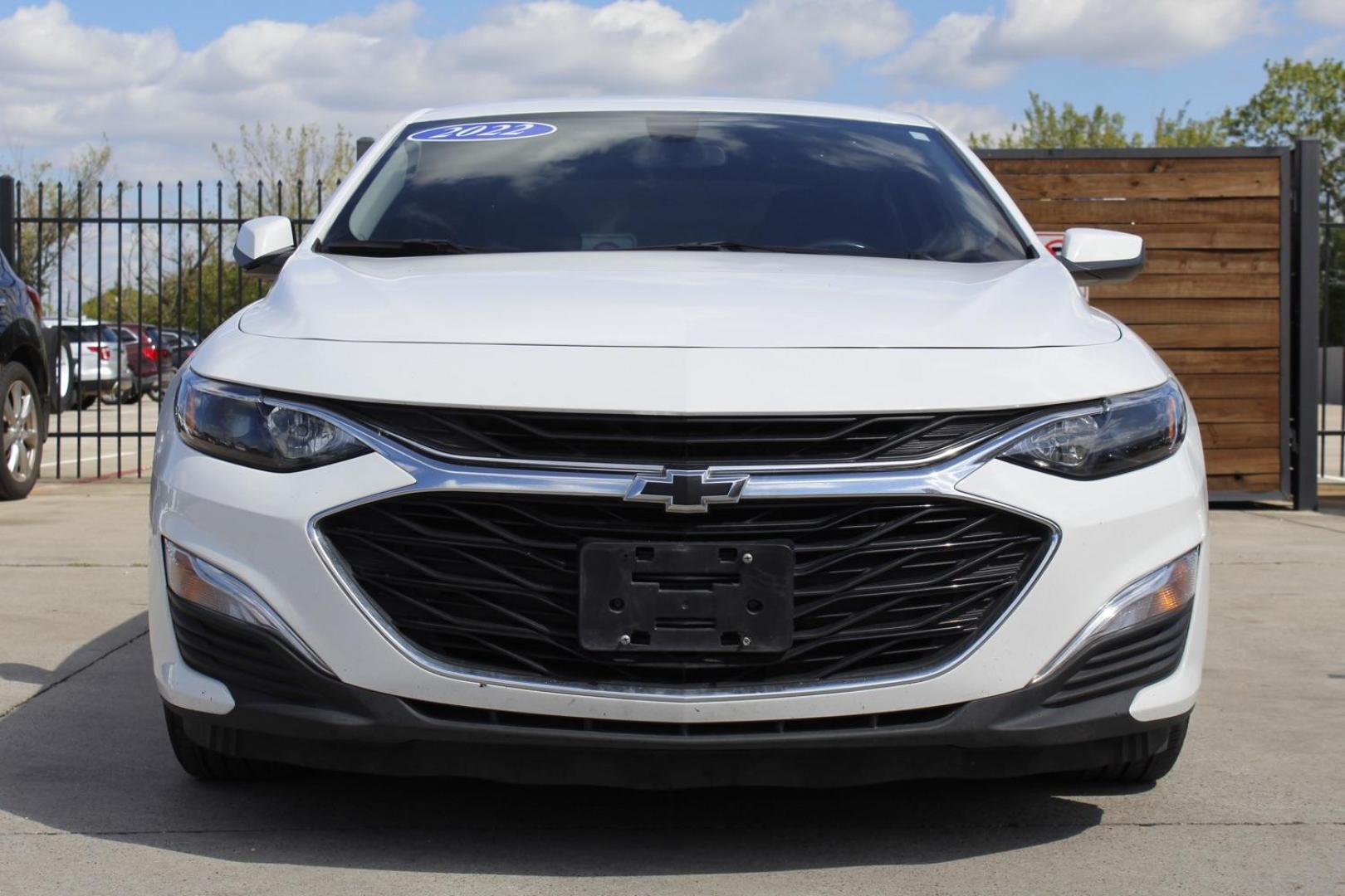 2022 white Chevrolet Malibu RS (1G1ZG5ST4NF) with an 1.5L L4 DOHC 16V engine, 6-Speed Automatic transmission, located at 2401 E Main St., Grand Prairie, TX, 75050, (972) 262-4440, 32.748981, -96.969643 - Photo#0