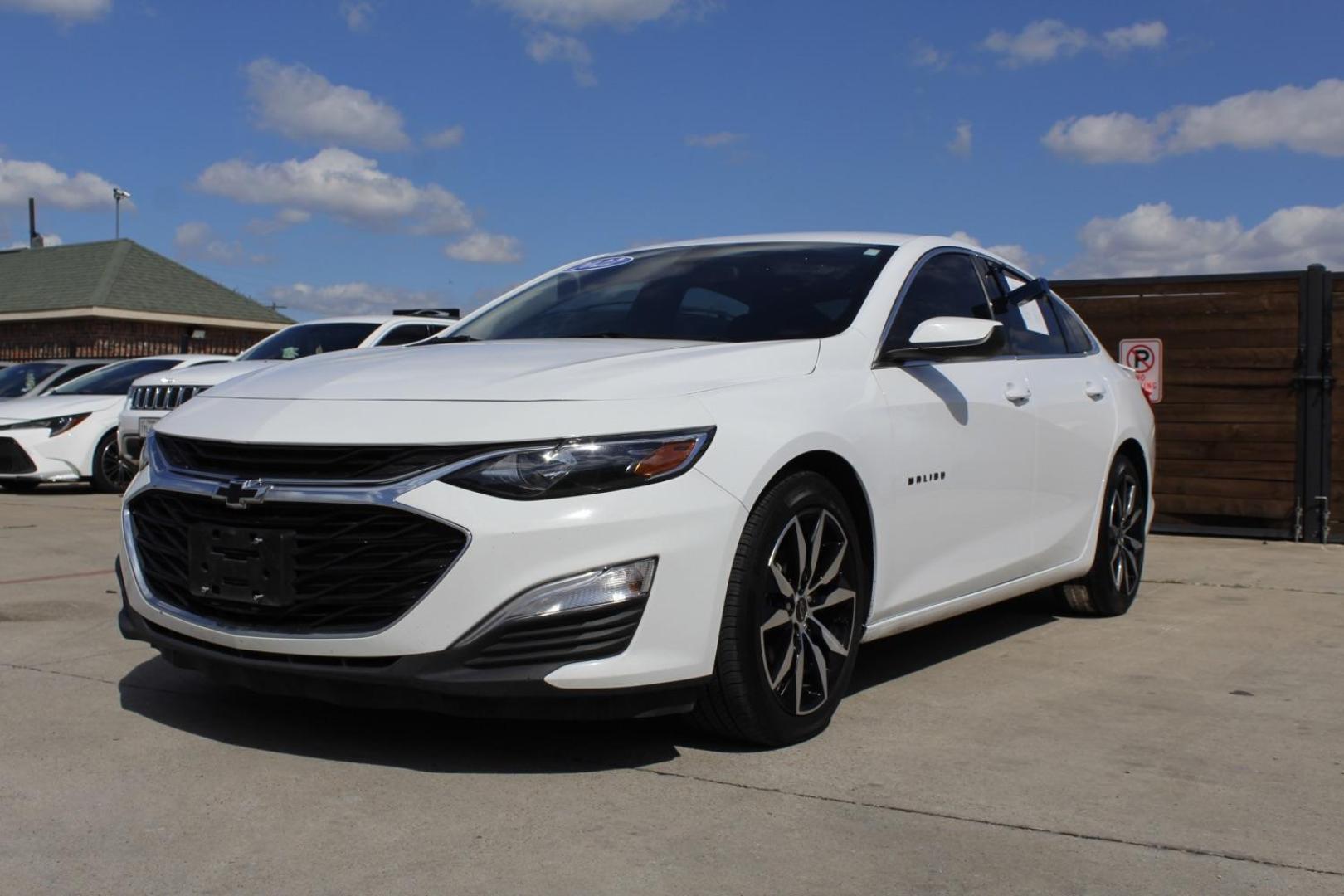 2022 white Chevrolet Malibu RS (1G1ZG5ST4NF) with an 1.5L L4 DOHC 16V engine, 6-Speed Automatic transmission, located at 2401 E Main St., Grand Prairie, TX, 75050, (972) 262-4440, 32.748981, -96.969643 - Photo#1