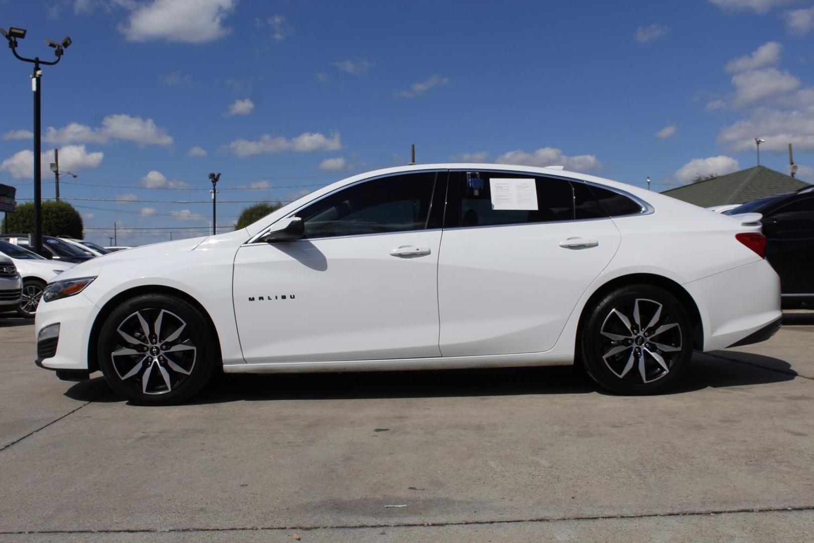 2022 white Chevrolet Malibu RS (1G1ZG5ST4NF) with an 1.5L L4 DOHC 16V engine, 6-Speed Automatic transmission, located at 2401 E Main St., Grand Prairie, TX, 75050, (972) 262-4440, 32.748981, -96.969643 - Photo#2