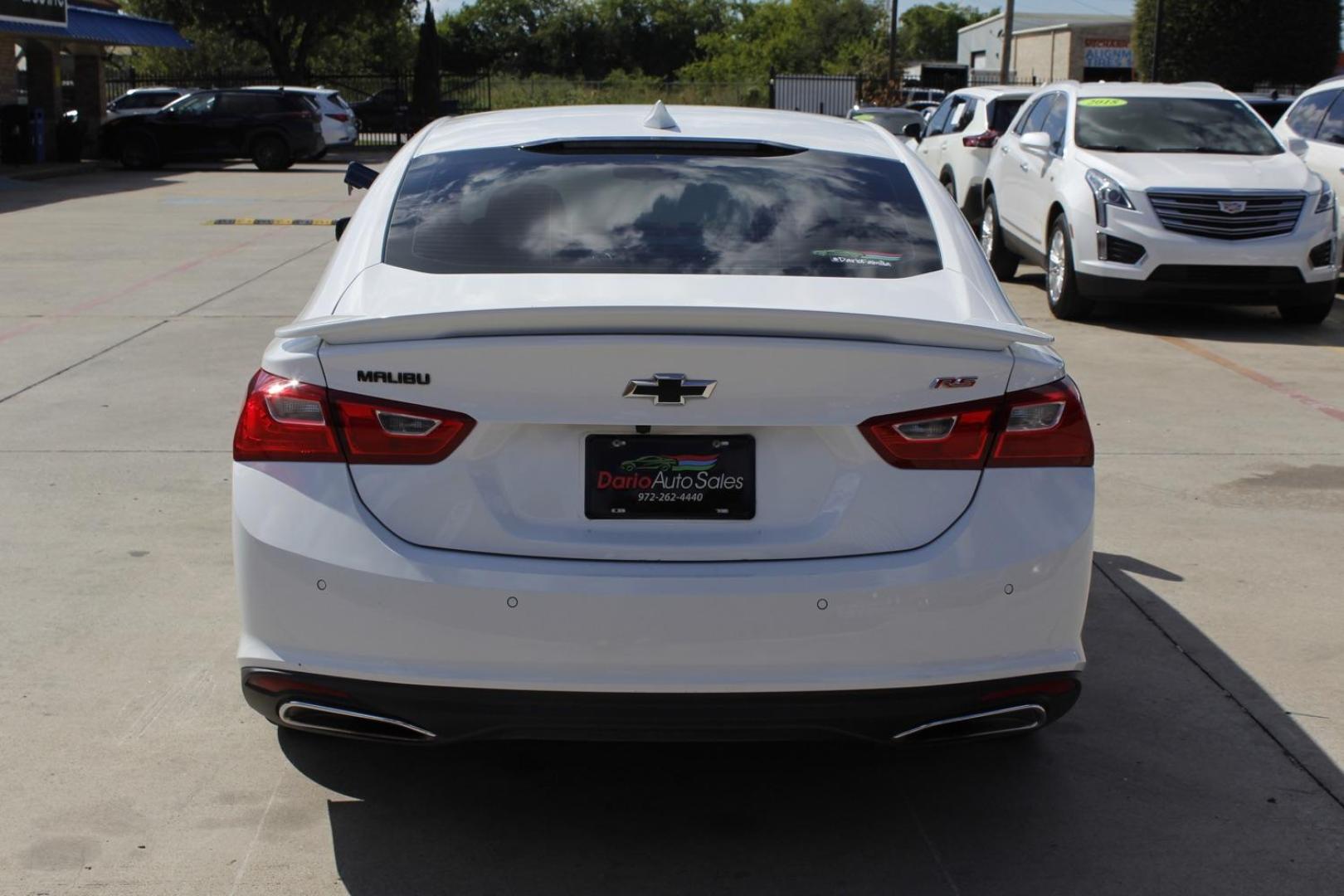 2022 white Chevrolet Malibu RS (1G1ZG5ST4NF) with an 1.5L L4 DOHC 16V engine, 6-Speed Automatic transmission, located at 2401 E Main St., Grand Prairie, TX, 75050, (972) 262-4440, 32.748981, -96.969643 - Photo#5