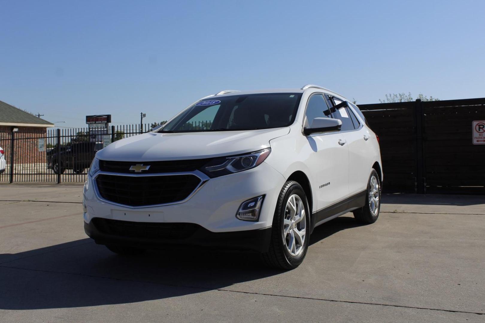 2018 White Chevrolet Equinox LT 2WD (3GNAXKEX0JS) with an 2.0L L4 DOHC 16V TURBO engine, 6-Speed Automatic transmission, located at 2401 E Main St., Grand Prairie, TX, 75050, (972) 262-4440, 32.748981, -96.969643 - Photo#1