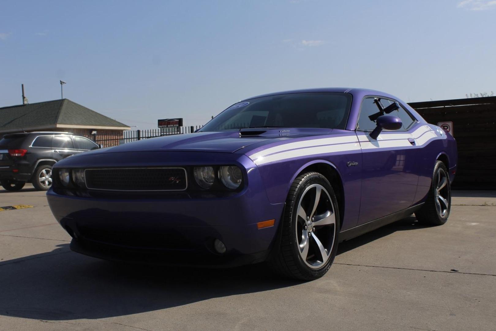 2014 PURPLE Dodge Challenger R/T (2C3CDYBT9EH) with an 5.7L V8 OHV 16V engine, 6-Speed Manual transmission, located at 2401 E Main St., Grand Prairie, TX, 75050, (972) 262-4440, 32.748981, -96.969643 - Photo#3