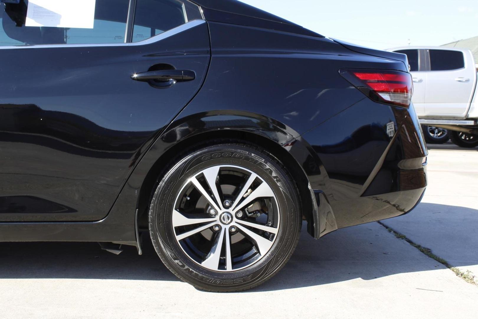 2021 BLACK Nissan Sentra SV (3N1AB8CVXMY) with an 1.8L L4 SFI DOHC 16V engine, Continuously Variable Transmission transmission, located at 2401 E Main St., Grand Prairie, TX, 75050, (972) 262-4440, 32.748981, -96.969643 - Photo#4