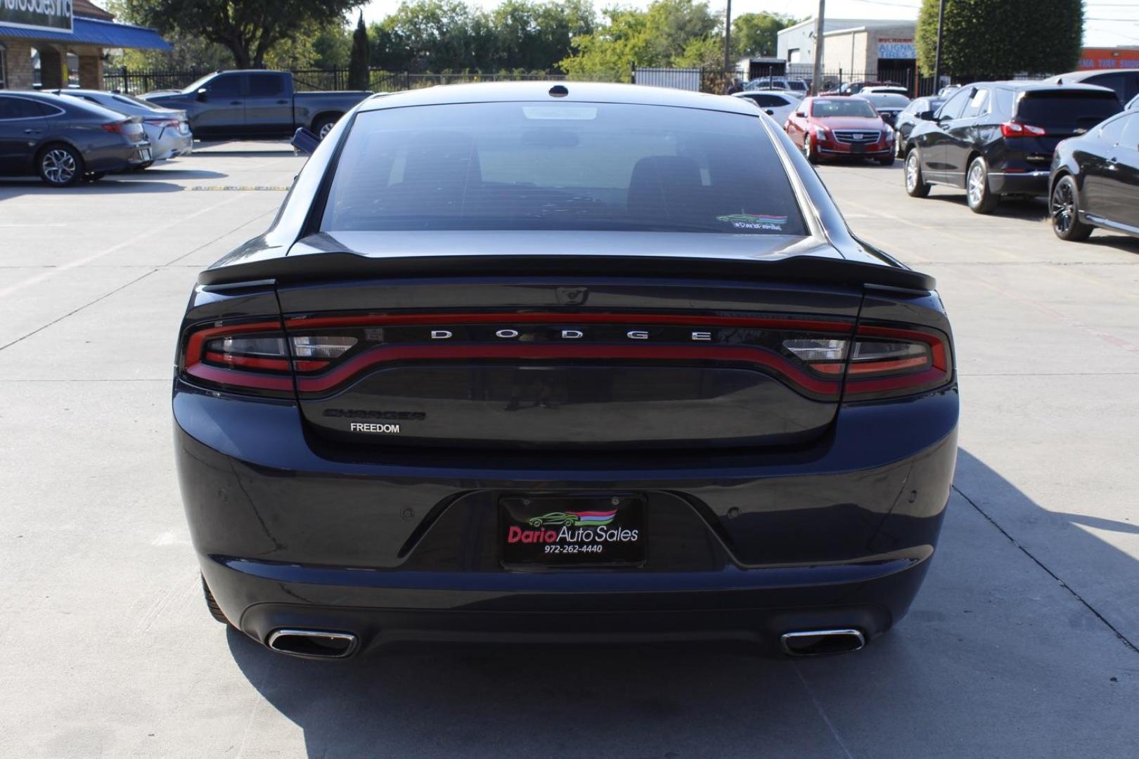 2018 Gray Dodge Charger SXT (2C3CDXBG8JH) with an 3.6L V6 DOHC 24V engine, 8-Speed Automatic transmission, located at 2401 E Main St., Grand Prairie, TX, 75050, (972) 262-4440, 32.748981, -96.969643 - Photo#5