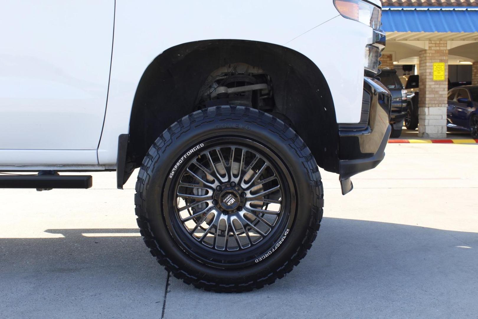 2020 White Chevrolet Silverado 1500 Work Truck 2WD (3GCNWAEF3LG) with an 5.3L V8 OHV 16V engine, 6-Speed Automatic transmission, located at 2401 E Main St., Grand Prairie, TX, 75050, (972) 262-4440, 32.748981, -96.969643 - Photo#9