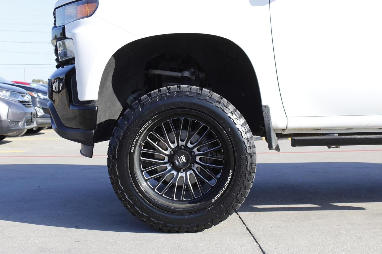 2020 White Chevrolet Silverado 1500 Work Truck 2WD (3GCNWAEF3LG) with an 5.3L V8 OHV 16V engine, 6-Speed Automatic transmission, located at 2401 E Main St., Grand Prairie, TX, 75050, (972) 262-4440, 32.748981, -96.969643 - Photo#3