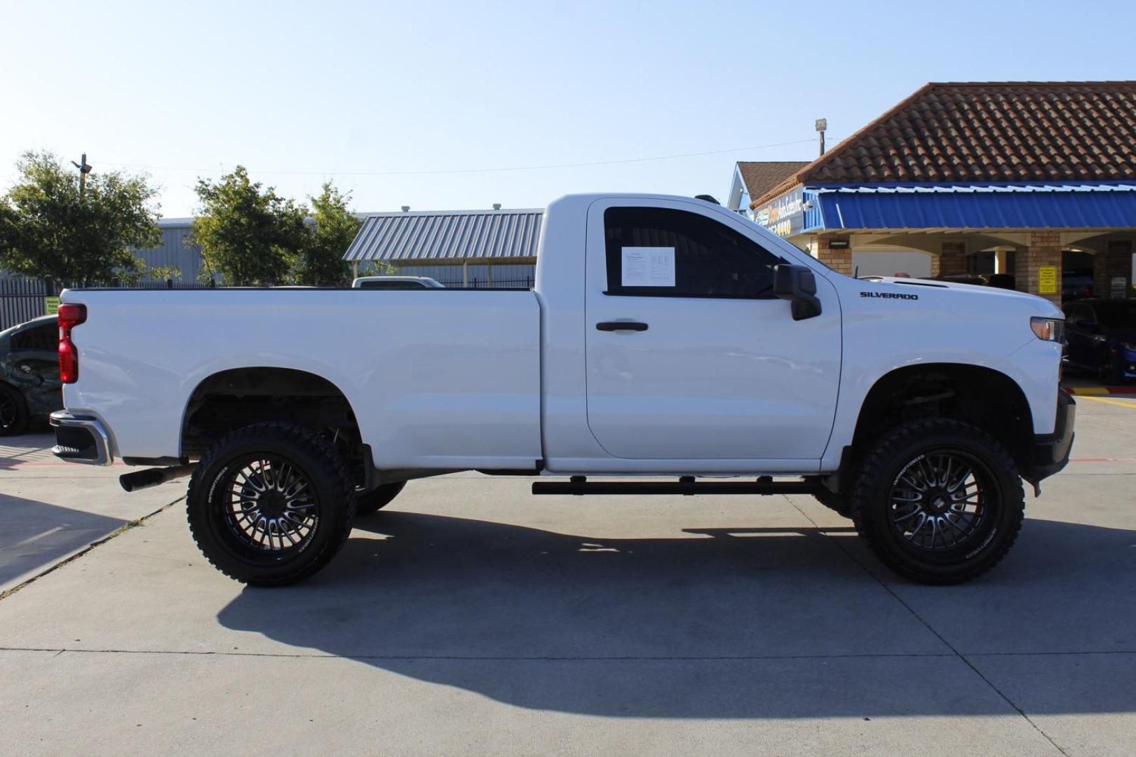 2020 White Chevrolet Silverado 1500 Work Truck 2WD (3GCNWAEF3LG) with an 5.3L V8 OHV 16V engine, 6-Speed Automatic transmission, located at 2401 E Main St., Grand Prairie, TX, 75050, (972) 262-4440, 32.748981, -96.969643 - Photo#8