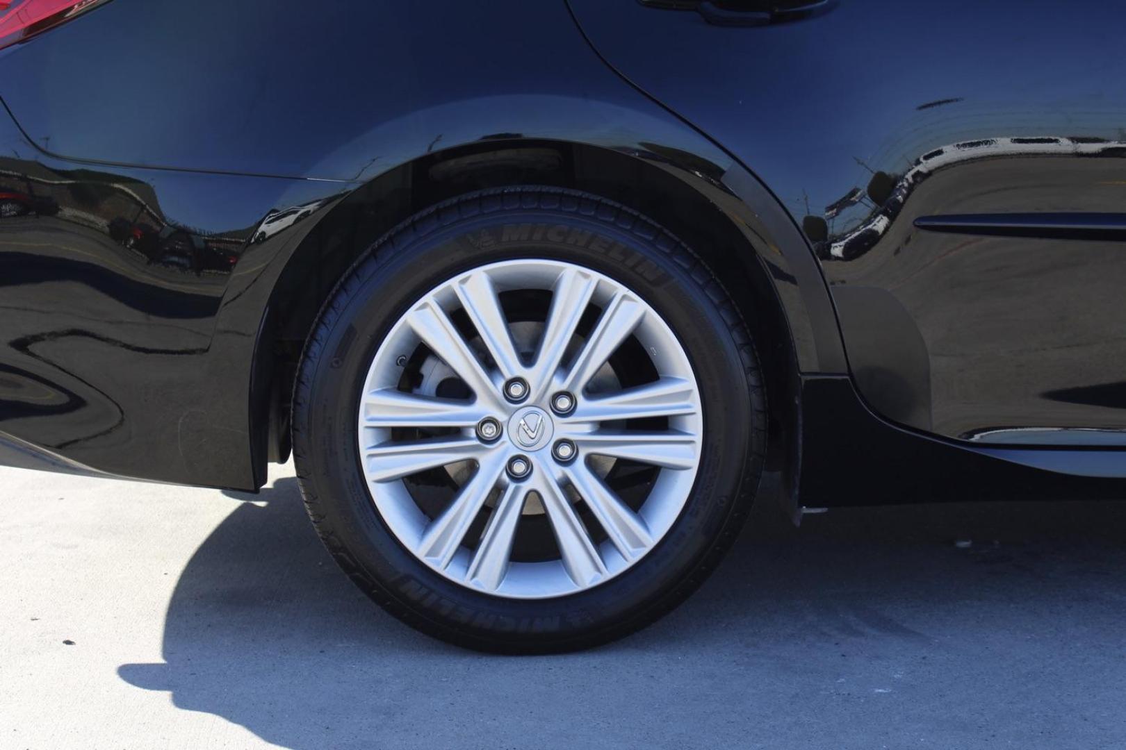 2013 black Lexus ES 350 Sedan (JTHBK1GG9D2) with an 3.5L V6 DOHC 24V engine, 6-Speed Automatic transmission, located at 2401 E Main St., Grand Prairie, TX, 75050, (972) 262-4440, 32.748981, -96.969643 - Photo#9